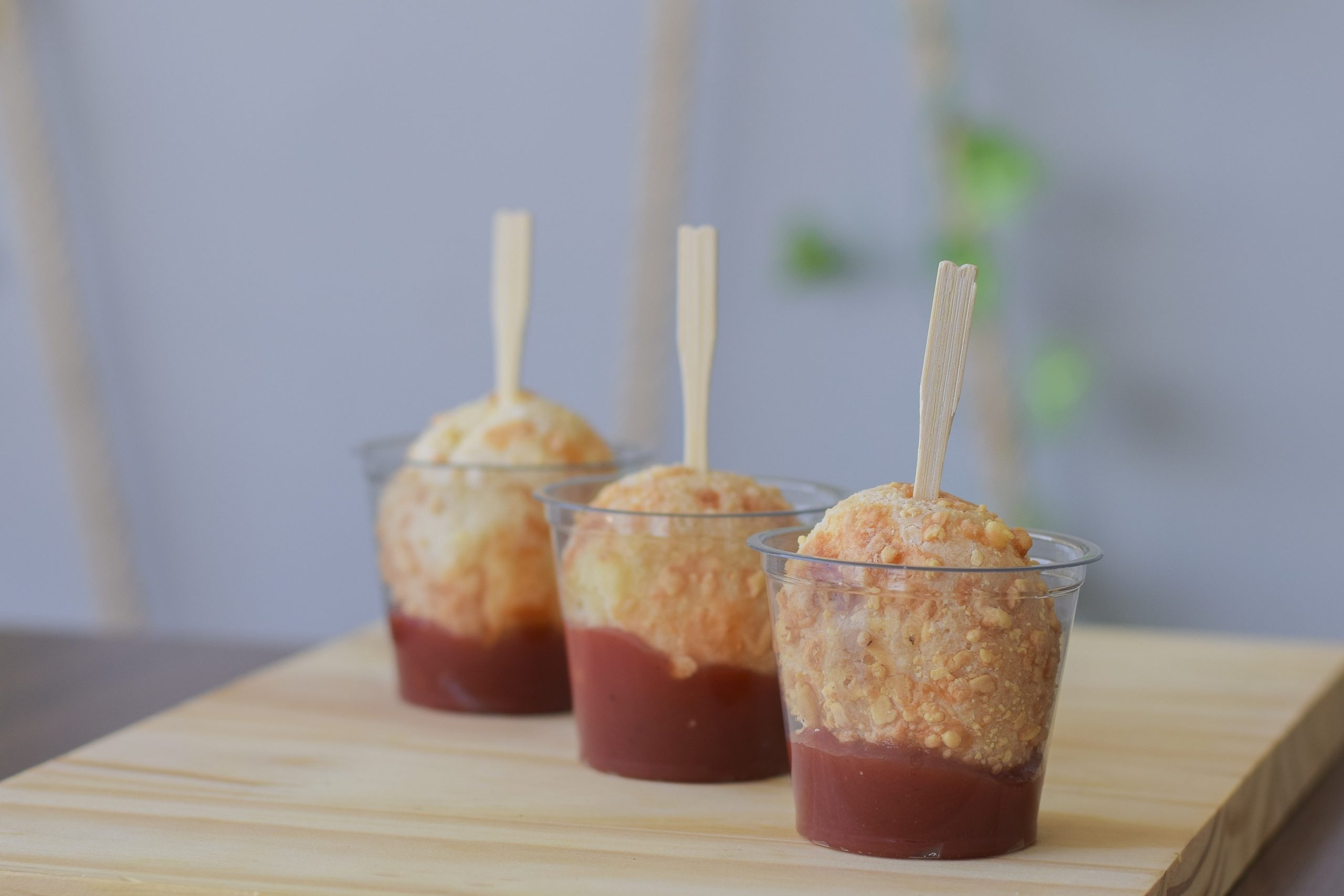 Copinho pão de queijo recheado com creme de goiabada